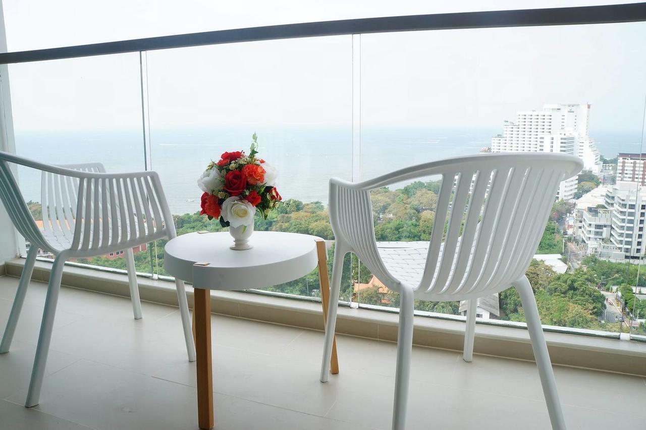 Apartamento The Peak Towers Pattaya Exterior foto