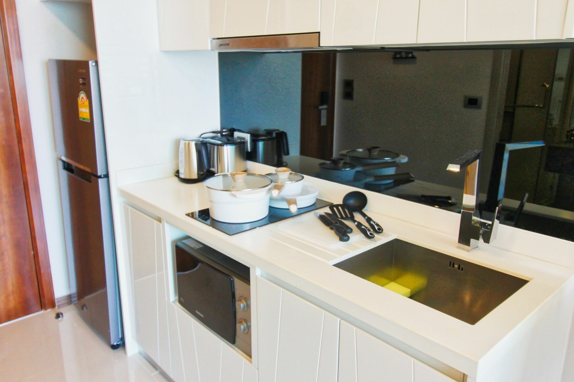 Apartamento The Peak Towers Pattaya Exterior foto